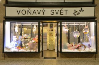 Slyšíte to? Ano, to jsou Vánoce, které se nezadržitelně blíží. Náš obchod v Luhačovicích jsme převlékli do kouzelného...